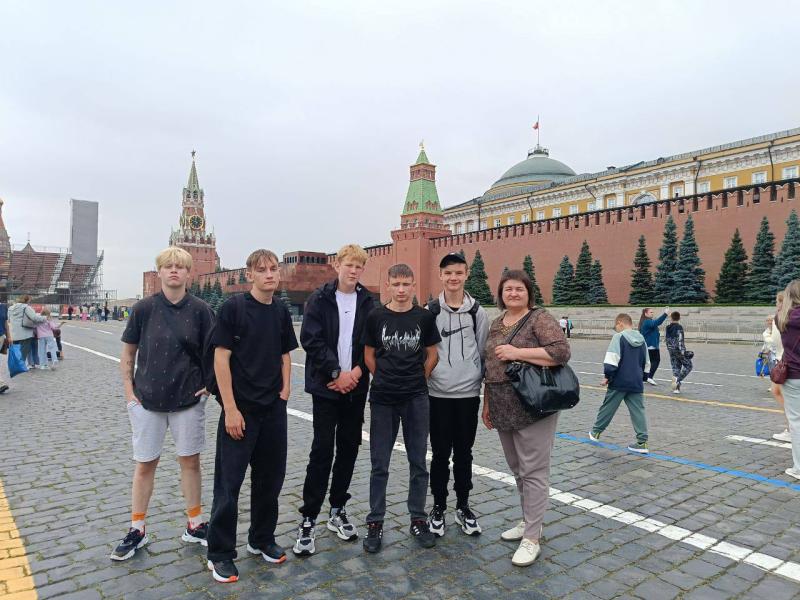 НЕЗАБЫВАЕМОЕ ПУТЕШЕСТВИЕ ВОСПИТАННИКОВ ЦЕНТРА ПОМОЩИ ДЕТЯМ № 1 В МОСКВУ!