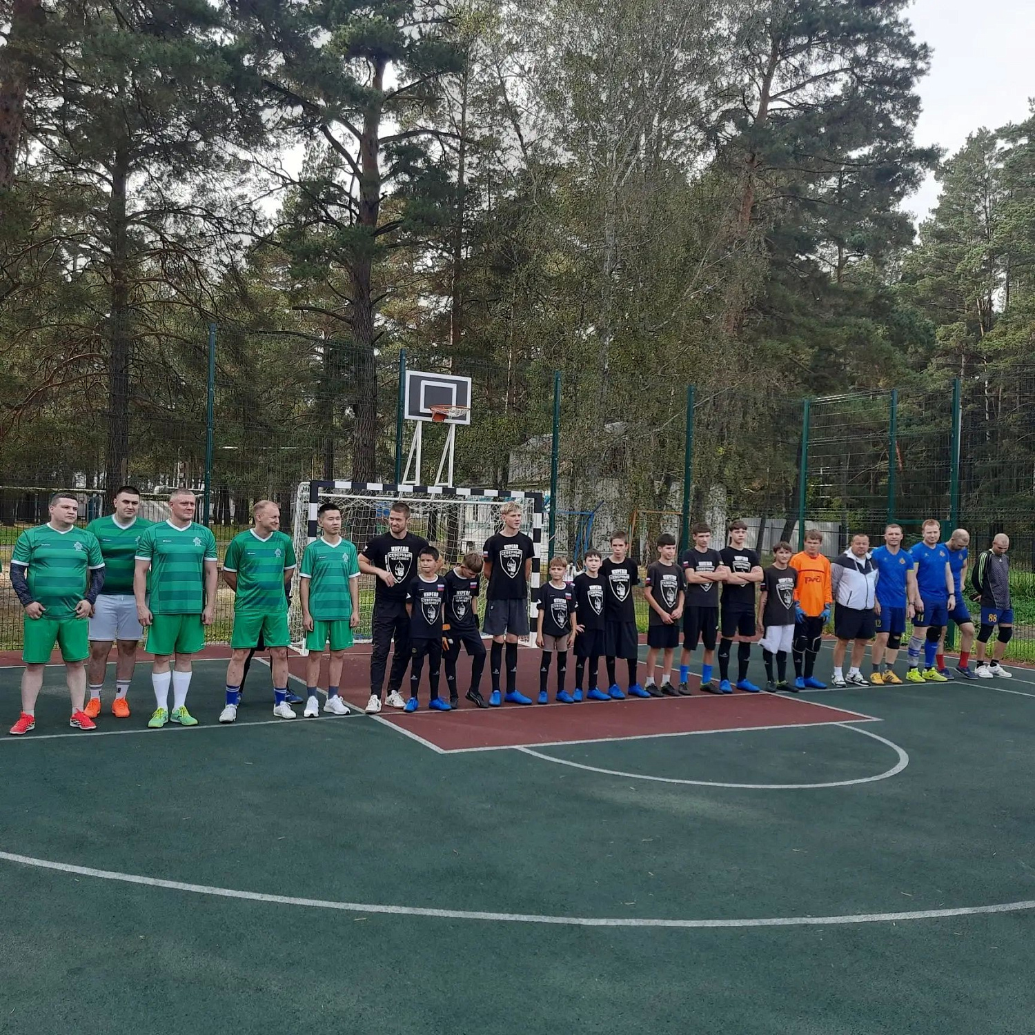 НА БАЗЕ ЦЕНТРА ПОМОЩИ ДЕТЯМ №1 ПРОШЁЛ ДРУЖЕСКИЙ ФУТБОЛЬНЫЙ МАТЧ
